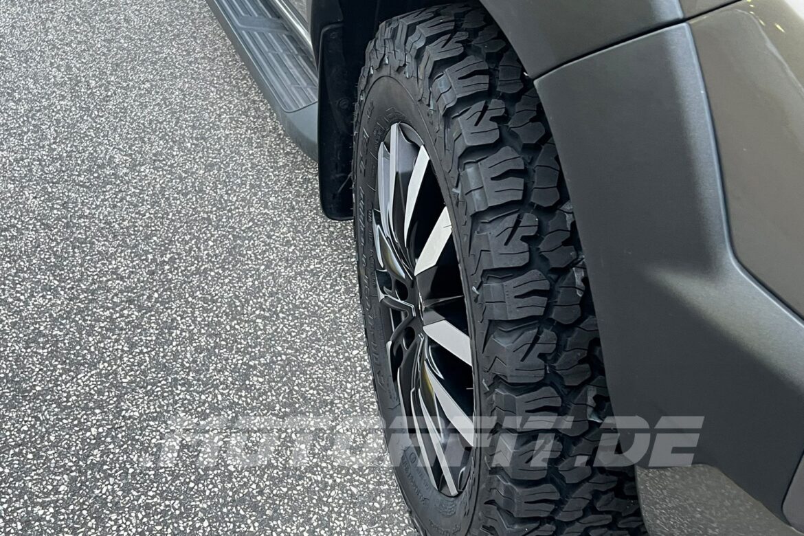 Toyota Hilux mit Spurverbreiterung