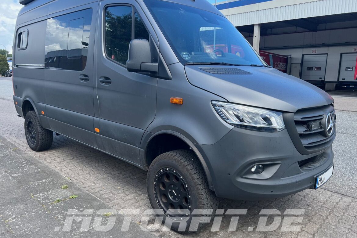 MB Sprinter 4x4 VB Semi Cerbo GX Touch