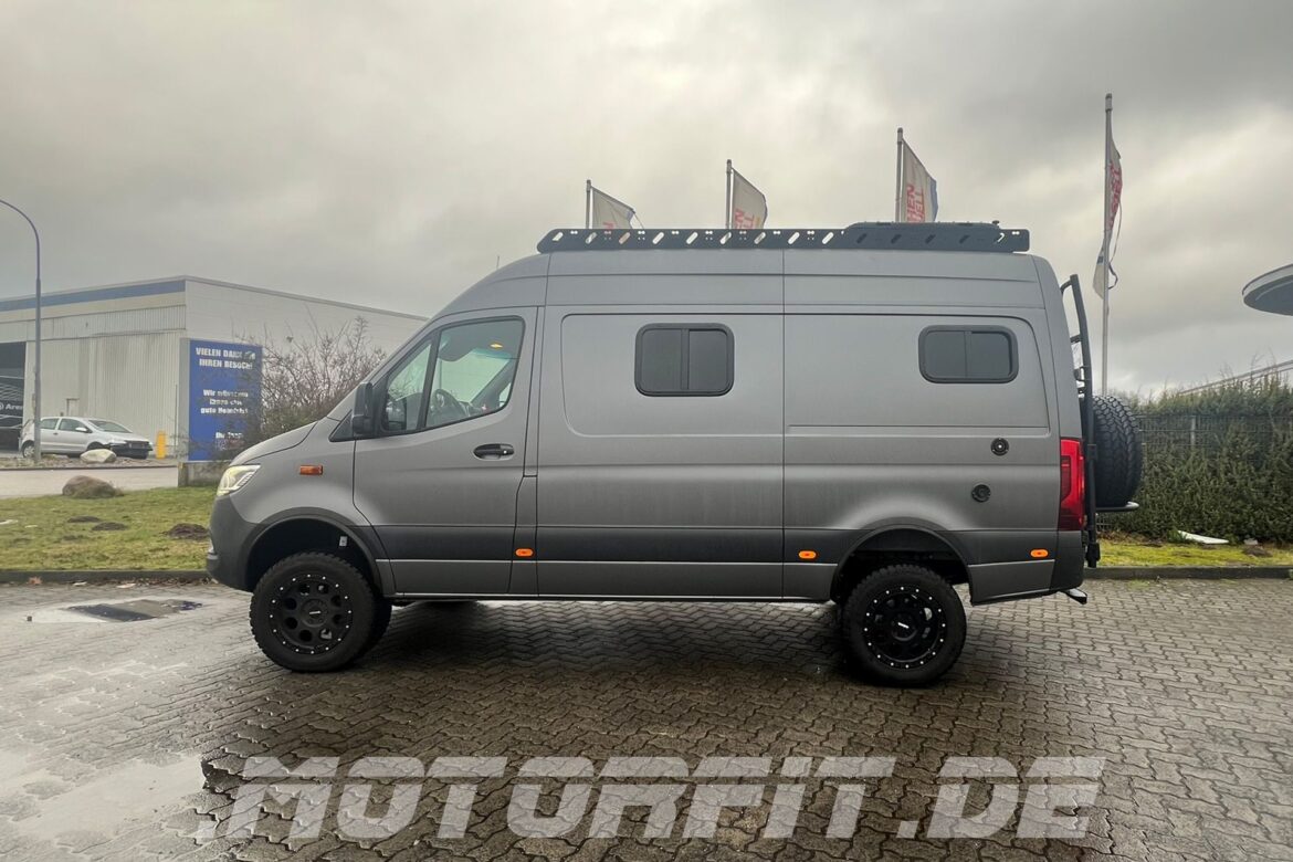 MB Sprinter 4x4 VB Semi Cerbo GX Touch
